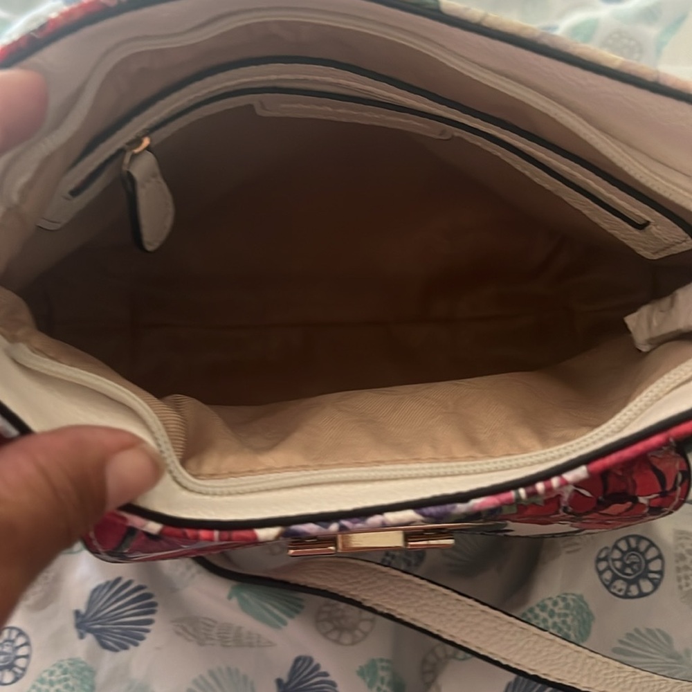 Is new never used , got as gifts 🎁 - Picture 4 of 4